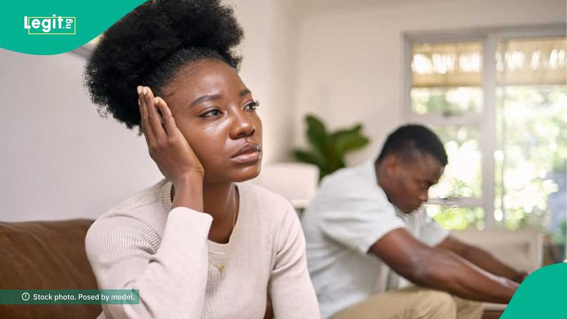 A Nigerian woman refuses money after her ex boyfriend refused to marry her A Nigerian woman refuses money after her ex boyfriend refused to marry her