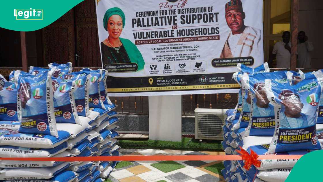 Buhunan kayan abincin tallafin Tinubu a Borno Buhunan kayan abincin tallafin Tinubu a Borno