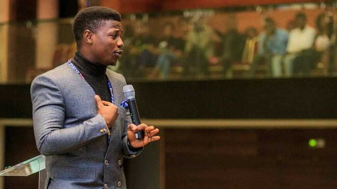 Oyo: Gwaji ya nuna ina dauke da kwayar COVID-19 – Inji Seun Fakorede Oyo: Gwaji ya nuna ina dauke da kwayar COVID-19 – Inji Seun Fakorede