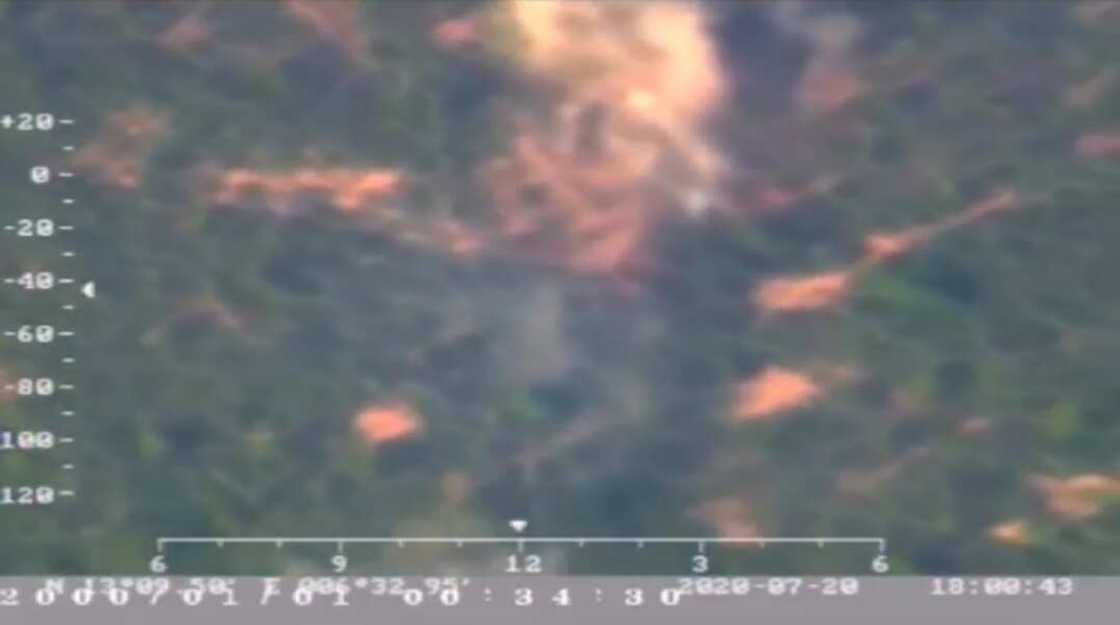 Hotuna da bidiyo: Yadda sojin sama suka ragargaza 'yan bindiga a dajin Kagara Hotuna da bidiyo: Yadda sojin sama suka ragargaza 'yan bindiga a dajin Kagara