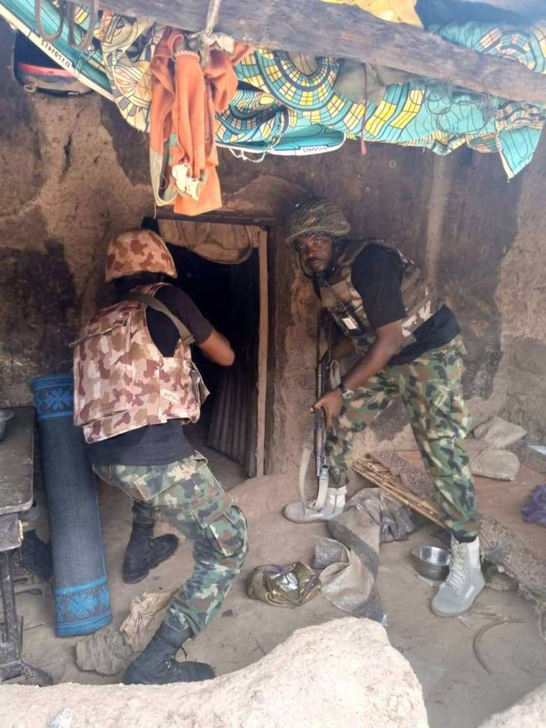 Rundunar 'Hadarin Daji' ta yi wa 'yan daban daji ruwan wuta a Zamfara da Katsina Rundunar 'Hadarin Daji' ta yi wa 'yan daban daji ruwan wuta a Zamfara da Katsina