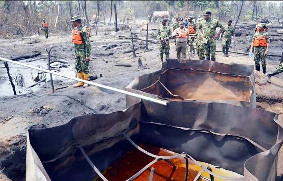 Who is stealing Nigeria’s crude oil and robbing her blind? Who is stealing Nigeria’s crude oil and robbing her blind?