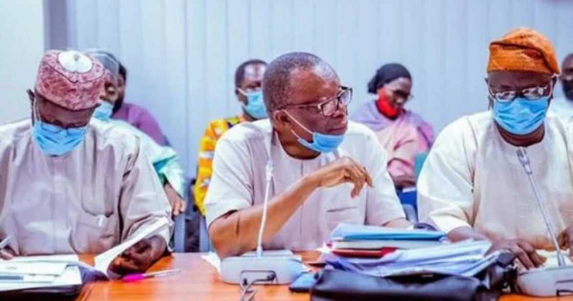 ASUU stikr, FG ASUU stikr, FG