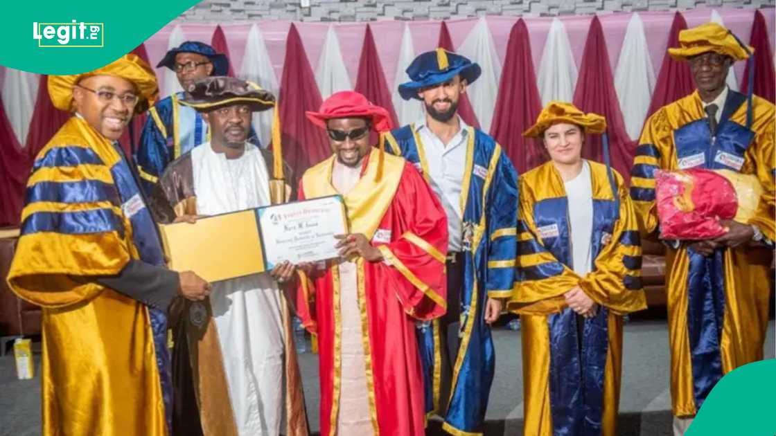 Jami'ar Jagora da ke Faransa ce ta ba Nura M Inuwa digirin girmamawa. Jami'ar Jagora da ke Faransa ce ta ba Nura M Inuwa digirin girmamawa.