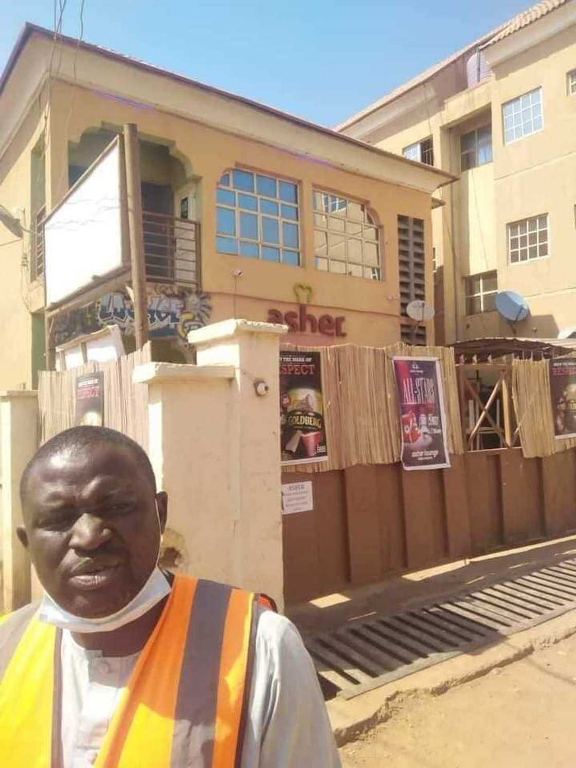 Gwamnatin Kaduna ta rusa gidan aka shirya banbadewa zindir (Hotuna)