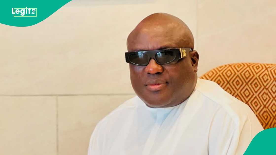 Saheed Osupa 's presence at Peller and Jarvis' white wedding trends