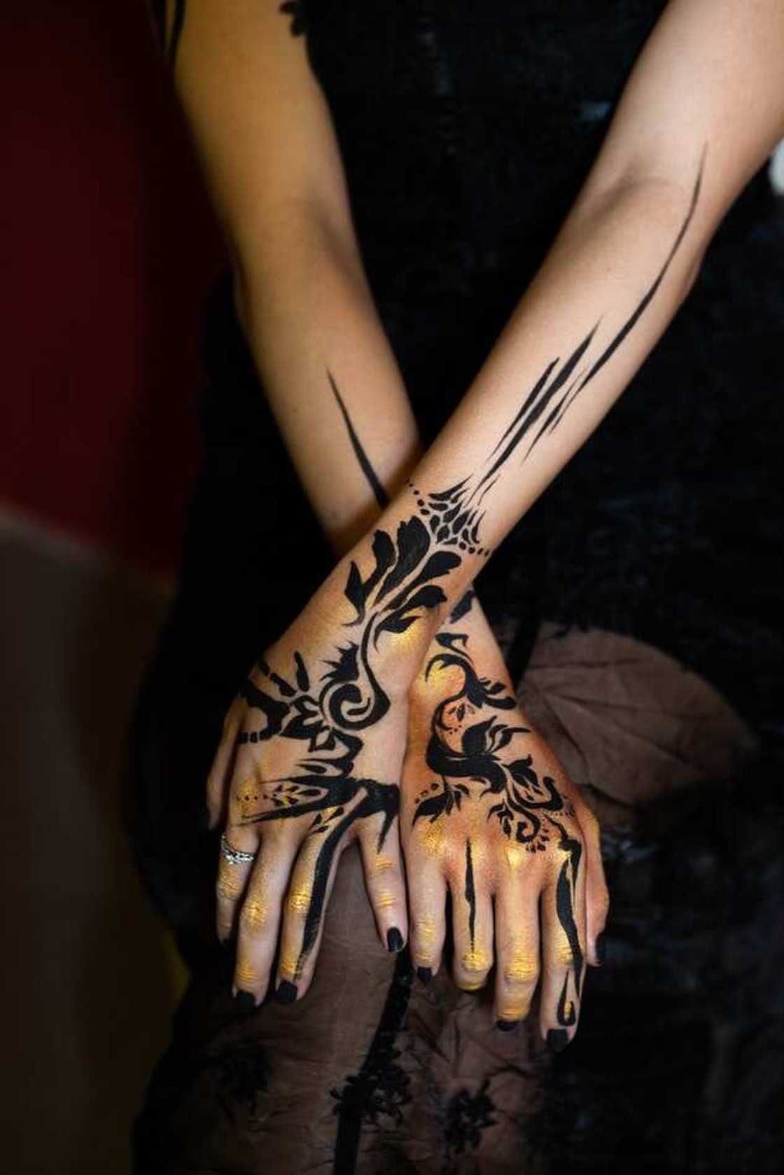 Minimalist henna art Minimalist henna art