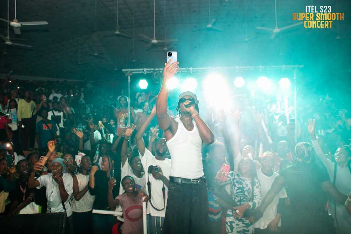 Amplifying Nigerian Talent: itel S23 Super Smooth Concert Lights Up Nigerian Campuses Amplifying Nigerian Talent: itel S23 Super Smooth Concert Lights Up Nigerian Campuses