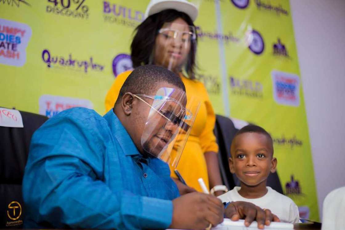 4-year-old “Mummy Calm Down” boy bags multi-million naira endorsement deal with real estate company (Photos) 4-year-old “Mummy Calm Down” boy bags multi-million naira endorsement deal with real estate company (Photos)
