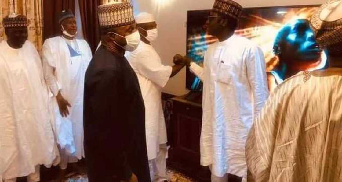 Da duminsa: Dimeji Bankole ya sauya sheka zuwa jam'iyyar APC Da duminsa: Dimeji Bankole ya sauya sheka zuwa jam'iyyar APC