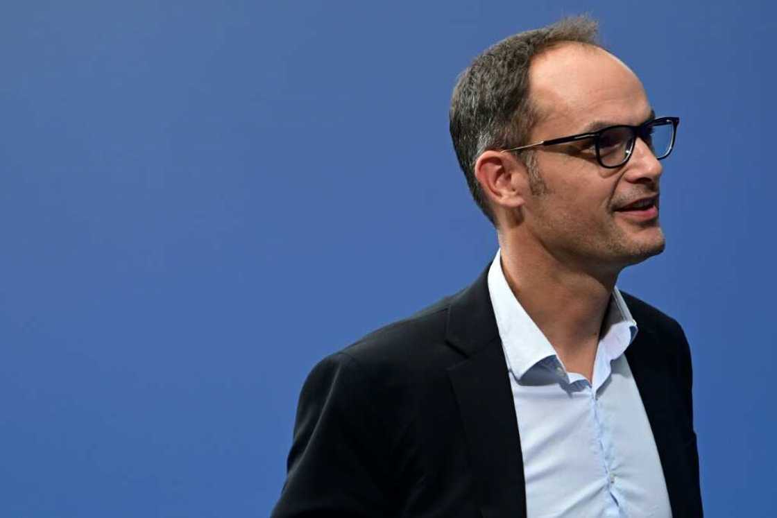 Anze Logar, former Slovenian foreign minister, won the first round of the vote, partial results suggested Anze Logar, former Slovenian foreign minister, won the first round of the vote, partial results suggested