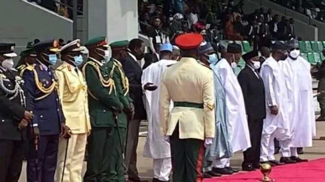 Jiga-jigan kasar nan sun taru domin murnar ranar dimkoradiyya Jiga-jigan kasar nan sun taru domin murnar ranar dimkoradiyya