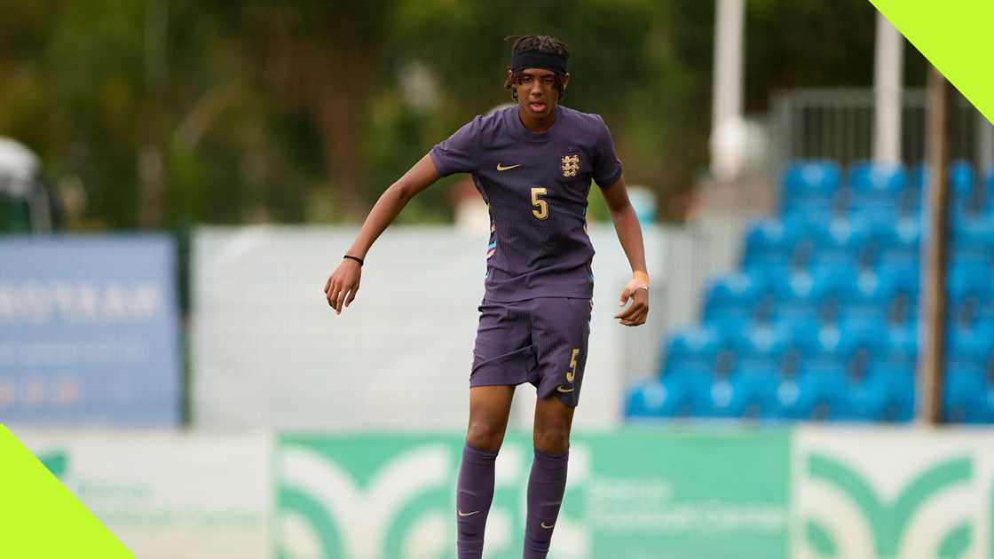 Tayo Subuloye signs new Chelsea deal Tayo Subuloye signs new Chelsea deal