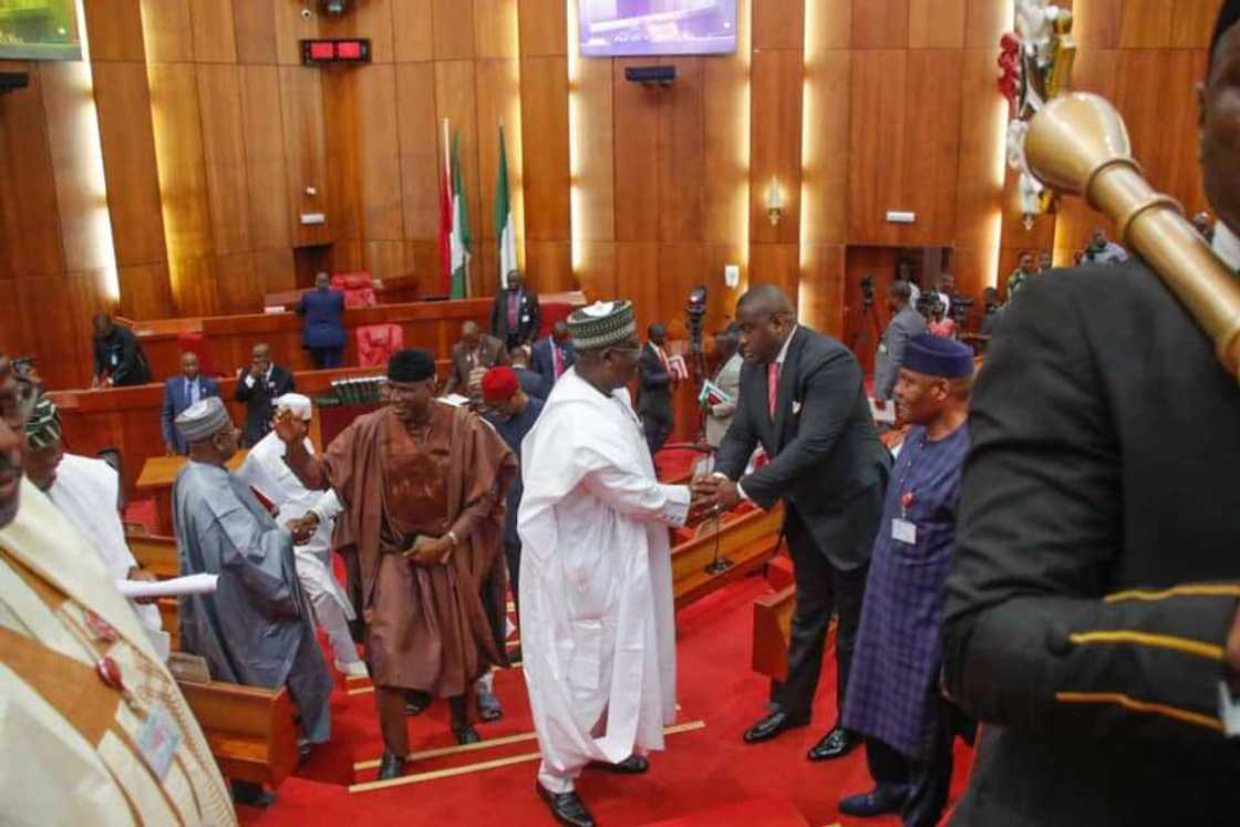 An dakatad da zama a majalisar dattawa kan mutuwar Sanata Longjan An dakatad da zama a majalisar dattawa kan mutuwar Sanata Longjan