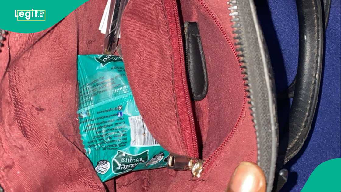 Lady in pain after losing money in Lagos danfo trip, suspects passenger.