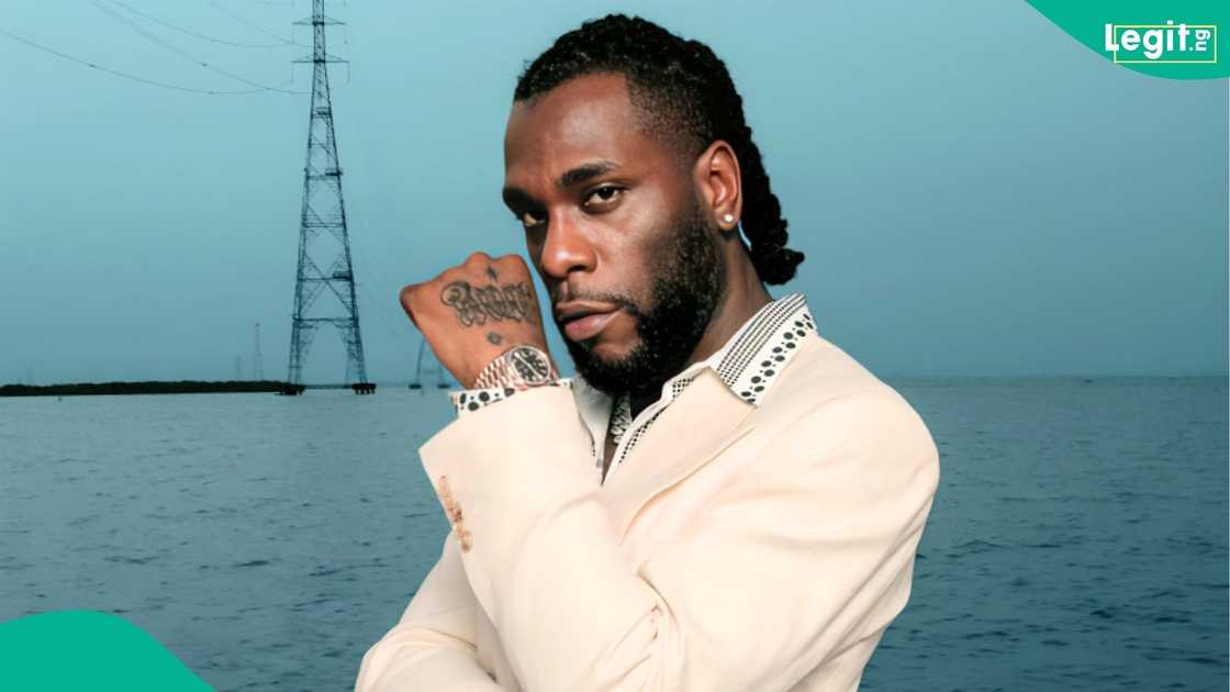 Burna Boy cruises through Lagos in his custom Bugatti Chiron VXX while onlookers rush to catch a glimpse Burna Boy cruises through Lagos in his custom Bugatti Chiron VXX while onlookers rush to catch a glimpse