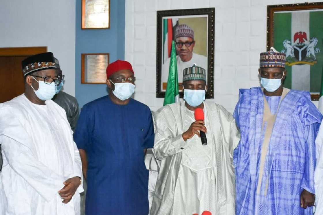 Ka yi amfani da ICT don yakar 'yan ta'adda da 'yan bindiga - Tambuwal ga Buhari Ka yi amfani da ICT don yakar 'yan ta'adda da 'yan bindiga - Tambuwal ga Buhari