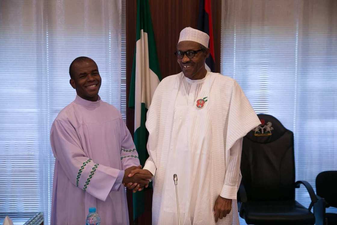 Mbaka ya bukaci kwangila bayan goyon bayan Buhari amma aka hana shi, Garba Shehu