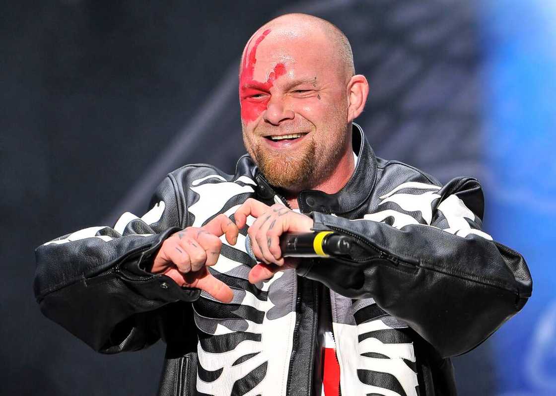 five finger death punch lead singer