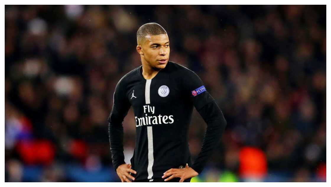 Mbappe ya bawa kungiyar PSG takardar bankwana, zai koma wata kungiya a Ingila Mbappe ya bawa kungiyar PSG takardar bankwana, zai koma wata kungiya a Ingila