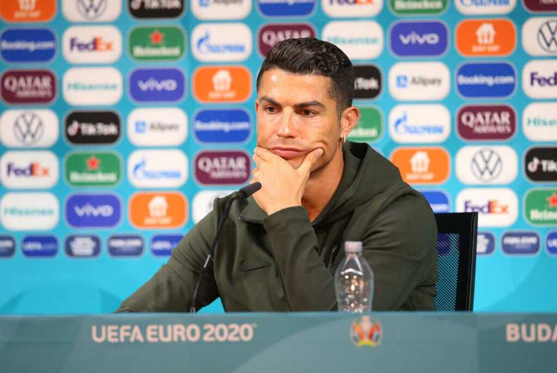 Juventus forward Ronaldo finally opens up on where his future lies amid links to join Man United and PSG Juventus forward Ronaldo finally opens up on where his future lies amid links to join Man United and PSG