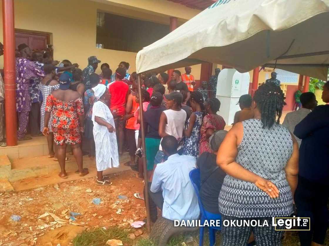 Ku biya mu kudinmu, Masu kada kuri'a sun bi wakilan jam'iyya domin karbar cin hanci Ku biya mu kudinmu, Masu kada kuri'a sun bi wakilan jam'iyya domin karbar cin hanci