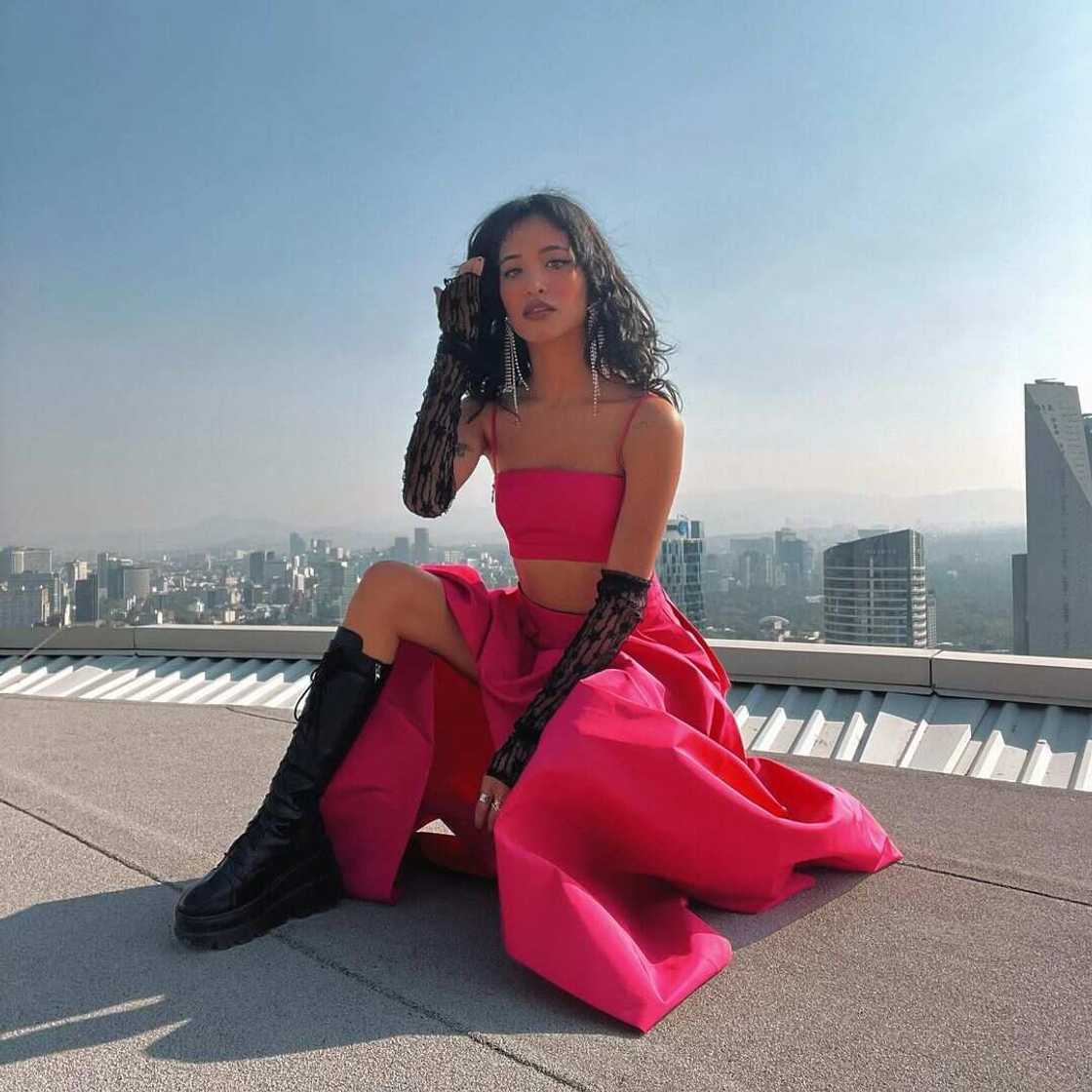 Andrea Chaparro’s height Andrea Chaparro’s height