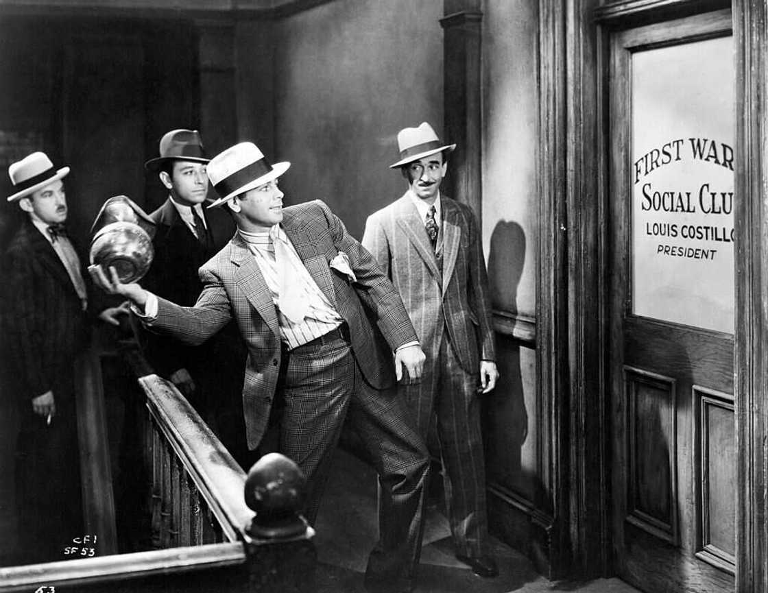 Scène du film Scarface de 1932, avec Paul Muni