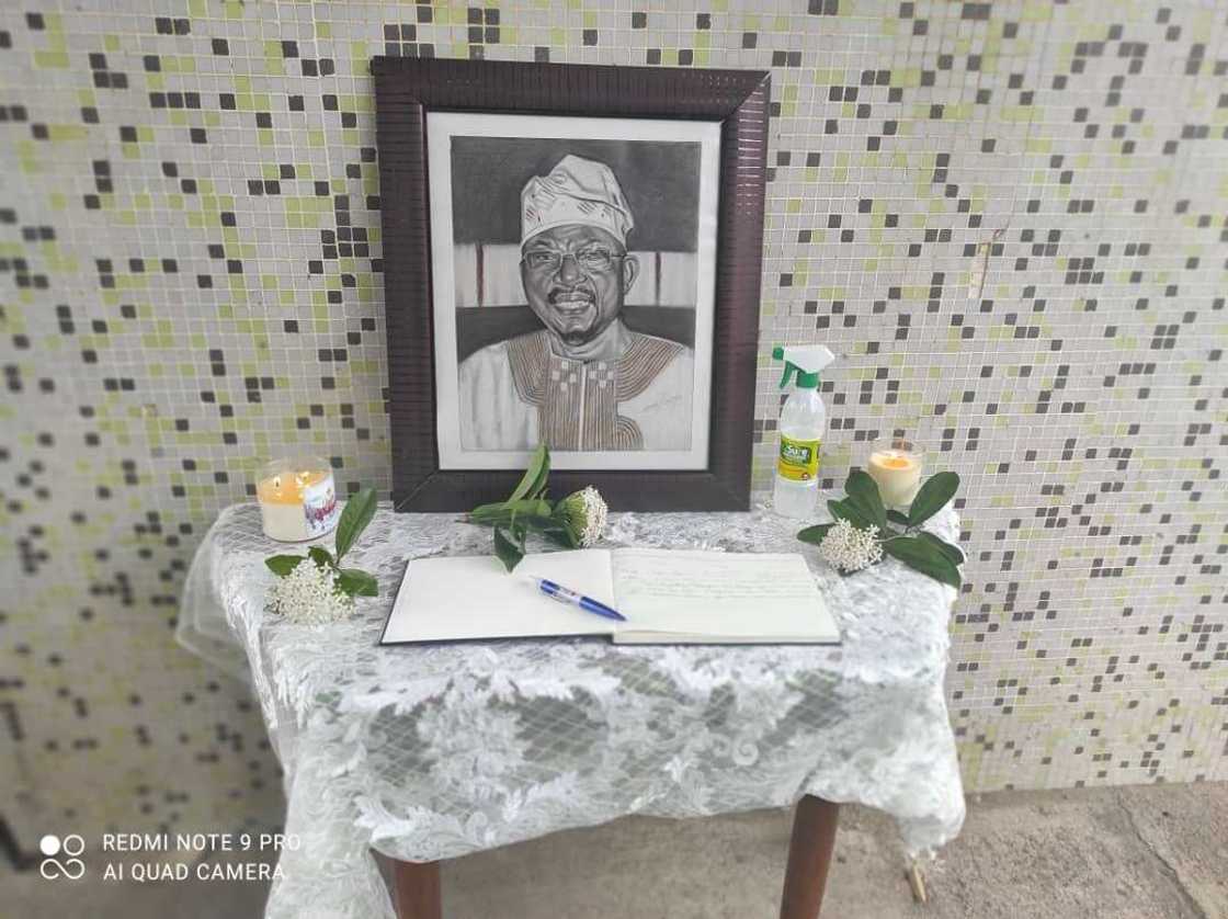 Tears as Former Senator Biyi Durojaiye Dies after Brief Illness Tears as Former Senator Biyi Durojaiye Dies after Brief Illness