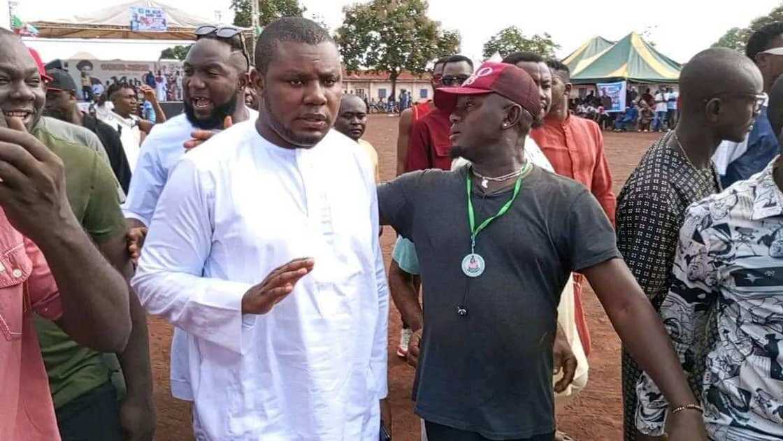 The lawmaker was in the venue when the criminals arrived The lawmaker was in the venue when the criminals arrived