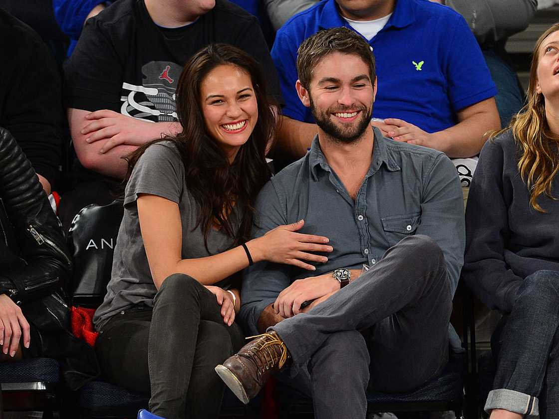 Rachelle Goulding and Chace Crawford watching a game at Madison Square Garden Rachelle Goulding and Chace Crawford watching a game at Madison Square Garden