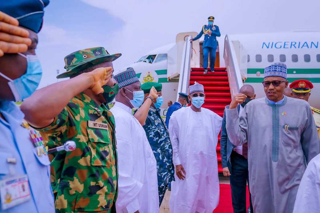 Yanzun nan: Shugaba Buhari ya dawo gida Najeriya daga Madrid Yanzun nan: Shugaba Buhari ya dawo gida Najeriya daga Madrid