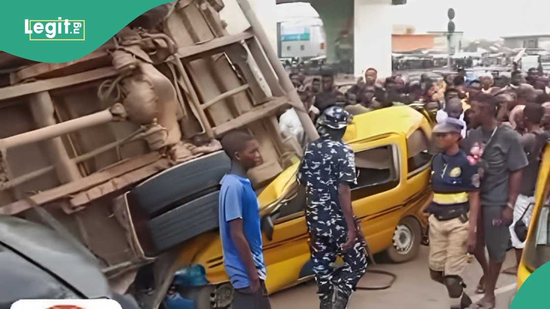 Accident scene in Lagos Accident scene in Lagos