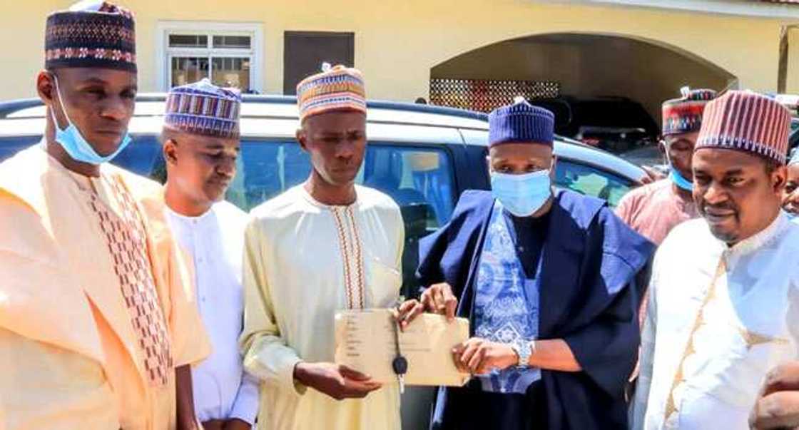 50-year-old man who trekked for Buhari in 2015 receives N2m car gift from Gombe governor