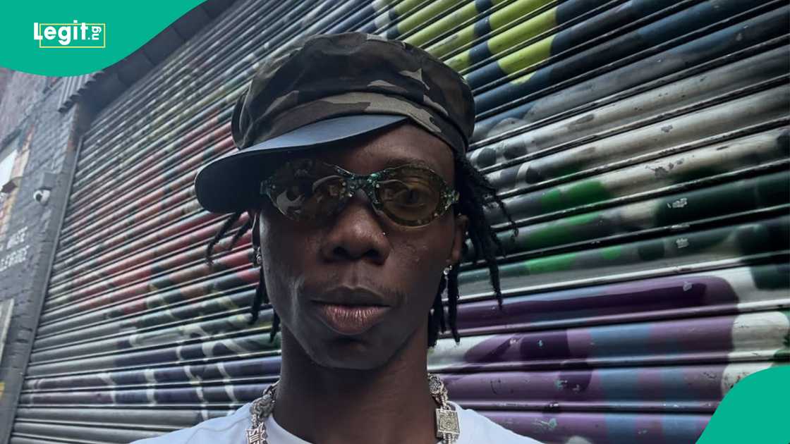 Blaqbonez booed while performing on stage, fans praise Burna Boy Blaqbonez booed while performing on stage, fans praise Burna Boy