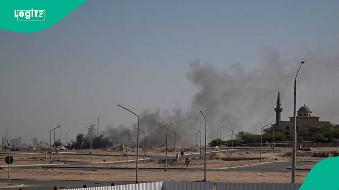 Wani waje da hayaki ke tashi a Kuwait