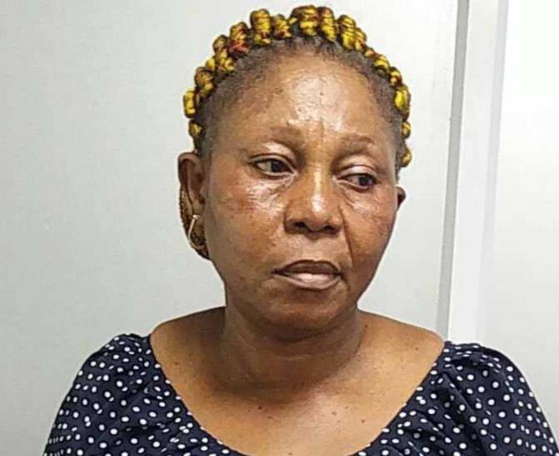 Hukumar NDLEA ta yi ram da wata mata ta boye sinki 100 na hodar iblis a filin jirgin Legas Hukumar NDLEA ta yi ram da wata mata ta boye sinki 100 na hodar iblis a filin jirgin Legas