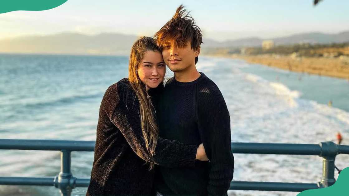 Casey Thomas and Shin Lim pose together for a photo