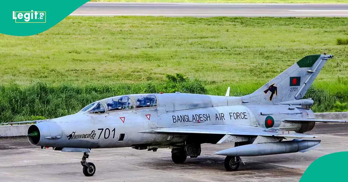 Jirgin sojin saman Bangladesh. Jirgin sojin saman Bangladesh.