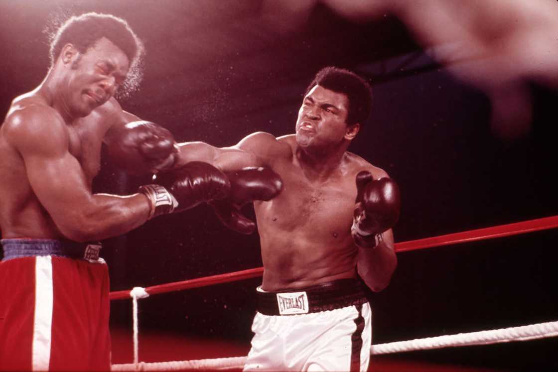 Muhammad Ali vs Mike Tyson achievements Muhammad Ali vs Mike Tyson achievements