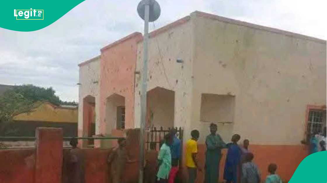 Masallacin Izala da aka kona a Kano yayin Takutaha Masallacin Izala da aka kona a Kano yayin Takutaha