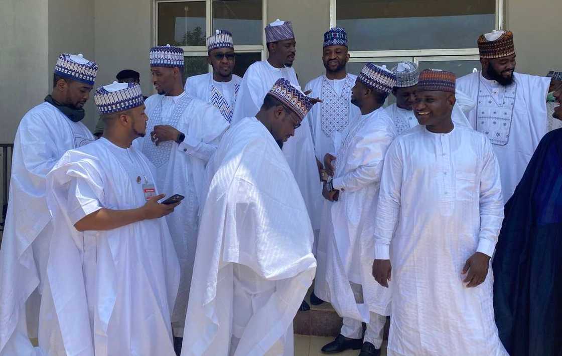 Zafafan hotunan auren Bashir Ahmad, hadimin shugaban kasa Buhari Zafafan hotunan auren Bashir Ahmad, hadimin shugaban kasa Buhari