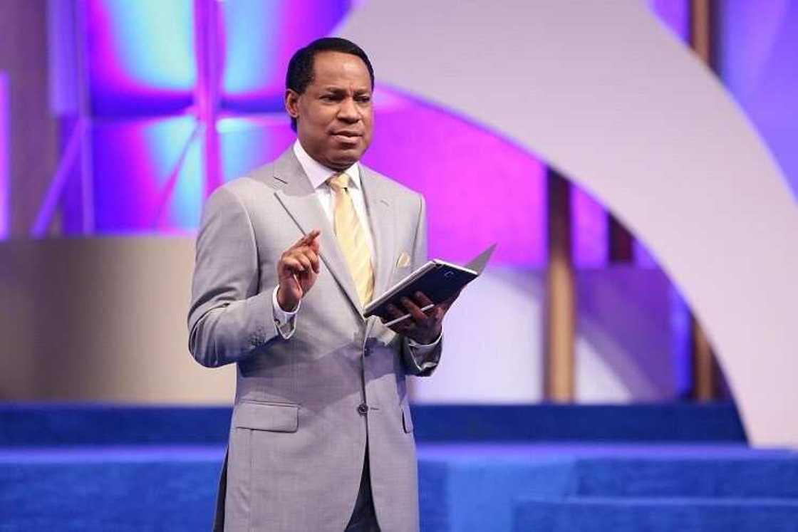 Pastor Chris Oyakhilome’s biography: Age, wife, children