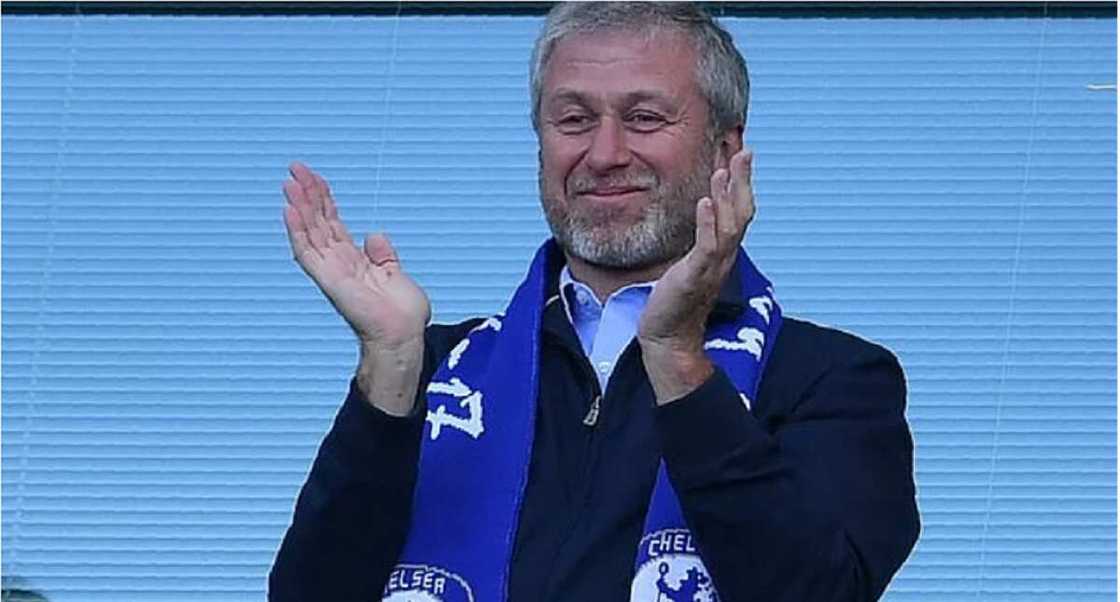 Da Ɗumi-Ɗumi: Zan Sayar Da Chelsea, Zan Ba Wa Mutanen Da Yaƙi Ya Ritsa Da Su A Ukraine Kuɗin, Abramovich