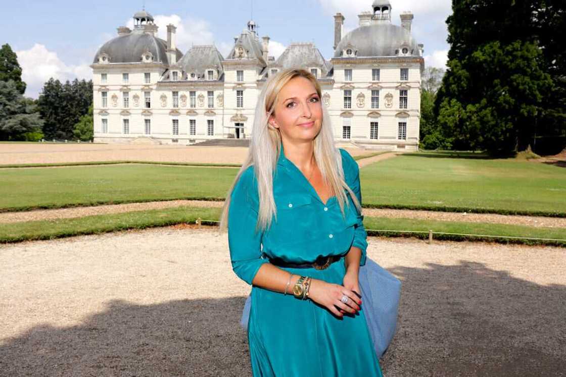 Alexandra Morel l'antiquaire Alexandra Morel l'antiquaire