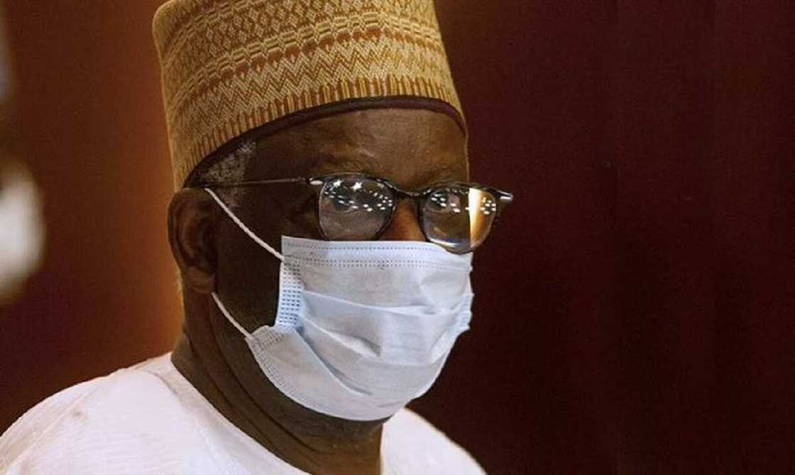 Gambari ya gana da sarakunan Anambra da gwamnansu ya dakatar saboda sun ziyarci Buhari Gambari ya gana da sarakunan Anambra da gwamnansu ya dakatar saboda sun ziyarci Buhari