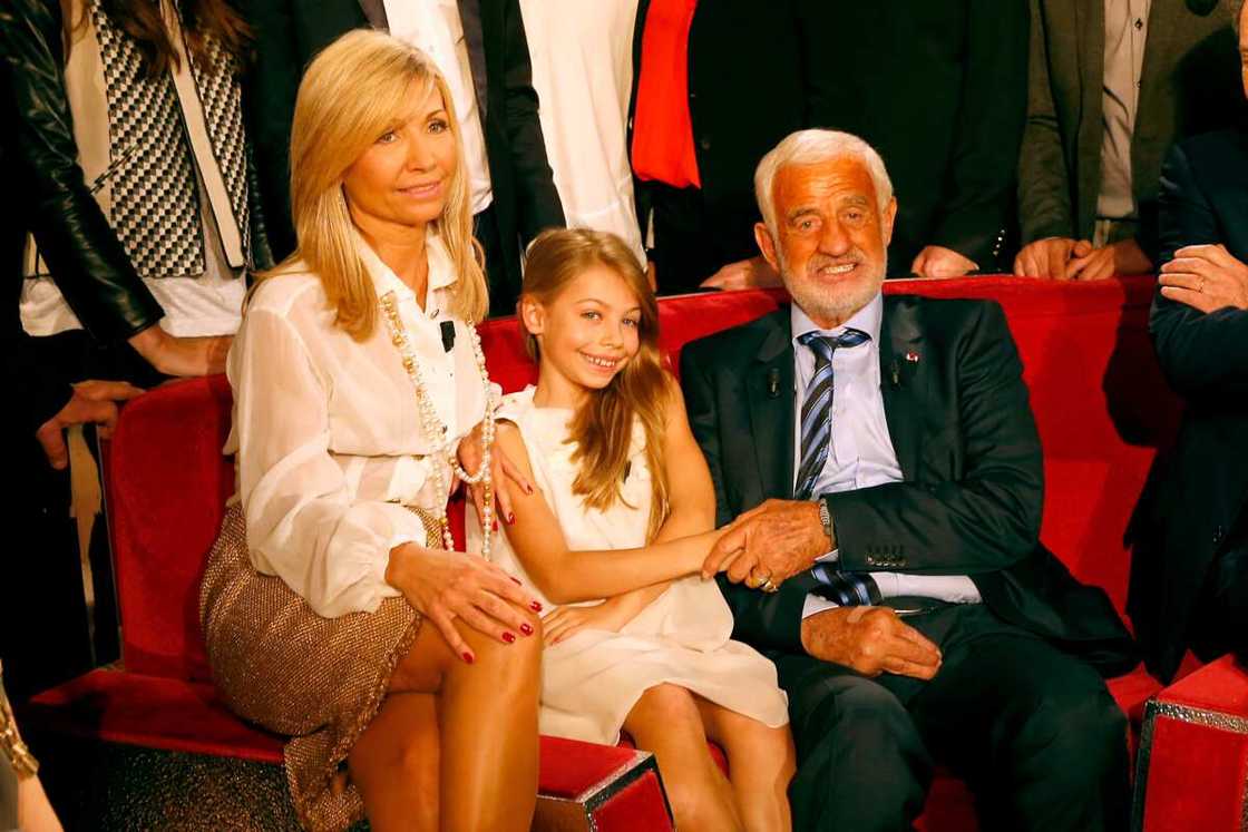 Jean-Paul Belmondo, Stella Belmondo et Natty Belmondo
Photo ; Bertrand Rindoff Petroff/Getty Images Jean-Paul Belmondo, Stella Belmondo et Natty Belmondo
Photo ; Bertrand Rindoff Petroff/Getty Images
