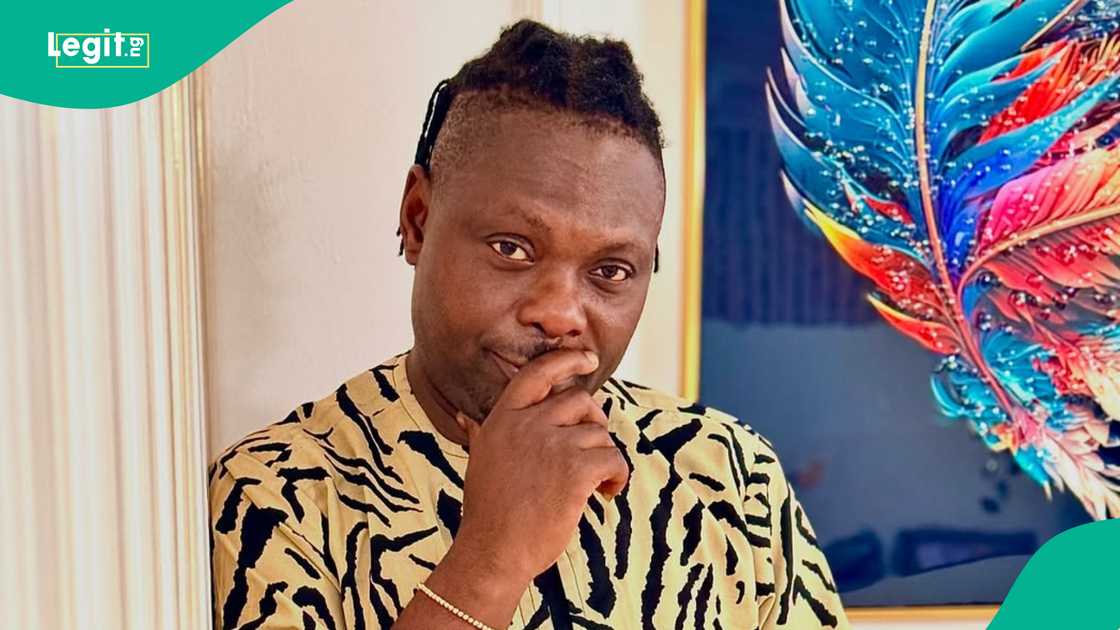 Kunle Afod shares video of his visit to veteran actor Kola Oyewo Kunle Afod shares video of his visit to veteran actor Kola Oyewo