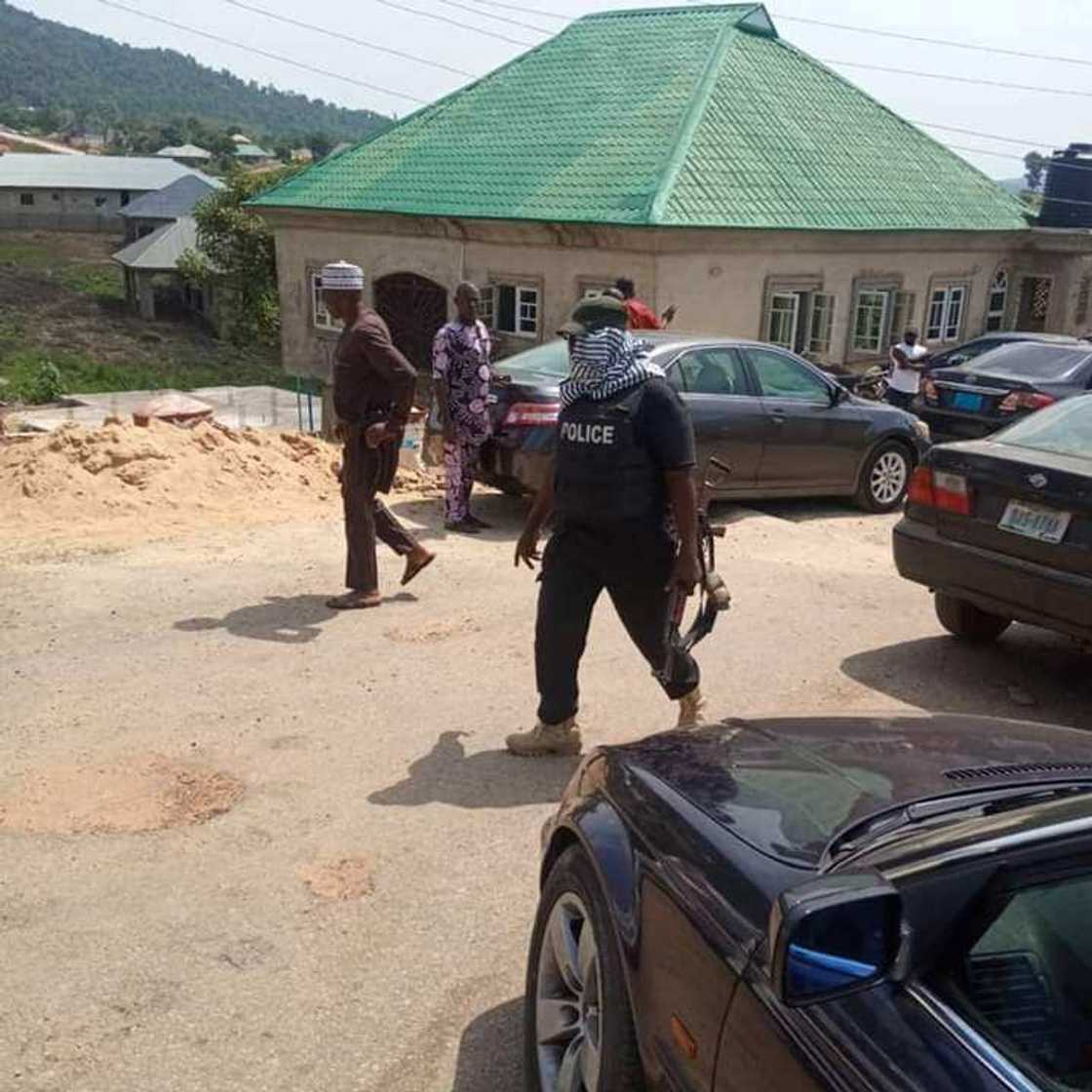 Kogi election: Masked gunmen attack hotel where Makinde, PDP leaders are lodged Kogi election: Masked gunmen attack hotel where Makinde, PDP leaders are lodged