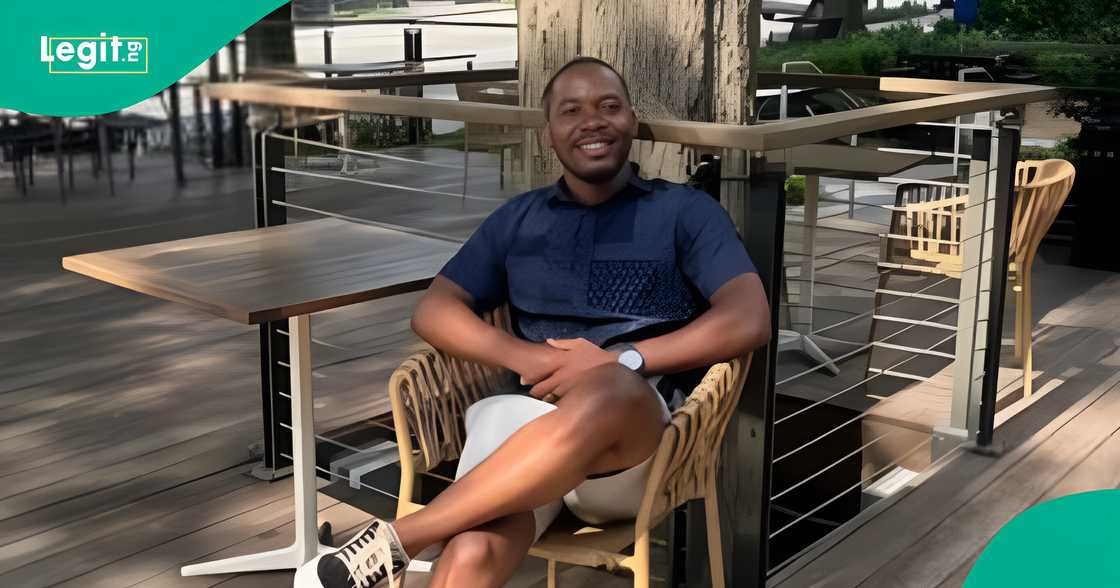 Nigerian man in America celebrated as he won a PS5 at a job fair Nigerian man in America celebrated as he won a PS5 at a job fair